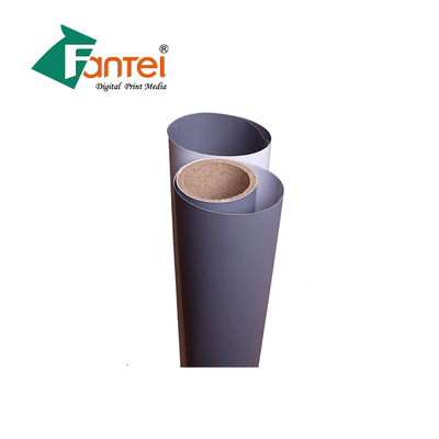 แบนเนอร์กันน้ำกลางแจ้ง PVC ภายนอกสีเทากลับ 340Gram 200X300