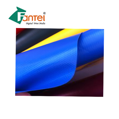 ผ้าคลุมผ้าใบกันน้ำสำหรับรถบรรทุกสำหรับงานหนักกันน้ำ 650gsm ทนต่อการฉีกขาด