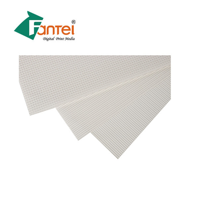แบนเนอร์ PVC ตาข่าย 50 มม. วัสดุแบนเนอร์โพลีเอสเตอร์ระบายอากาศได้ดีสำหรับการพิมพ์