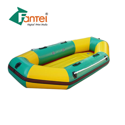 ผ้าเต็นท์โพลีเอสเตอร์ PVC 680gsm ทนต่อการฉีกขาดสำหรับคลุมรถบรรทุก