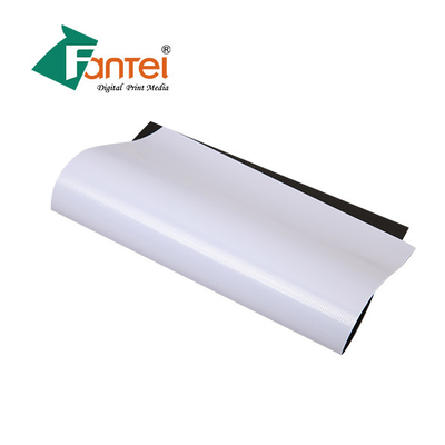440gsm 13oz Eco Solvent PVC Blockout แบนเนอร์ม้วนลามิเนตเย็น